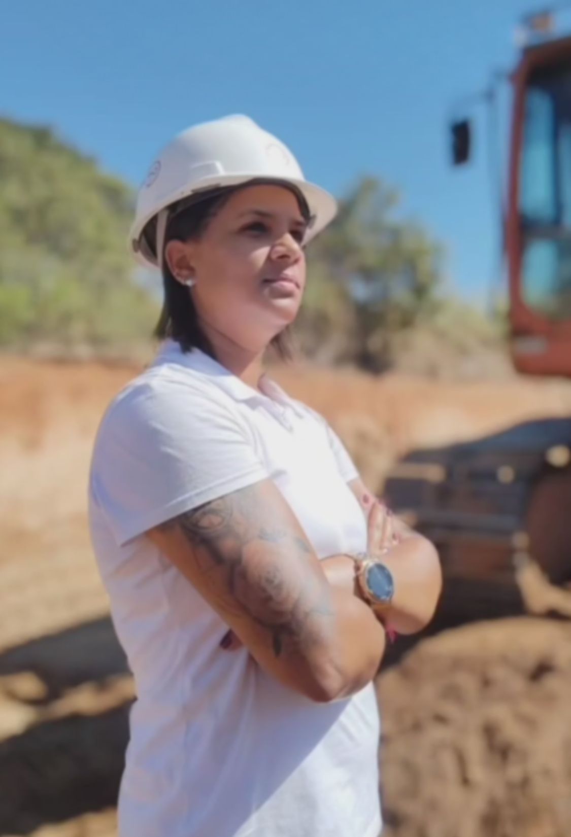 Arquiteta Pâmela Gama realizando vistoria diagnóstica